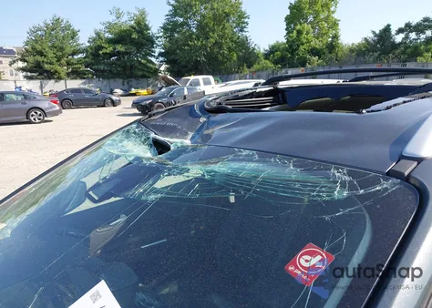 2017 Ford Escape Titanium z USA, uszkodzony, nr VIN 1FMCU9JD2HUA17583